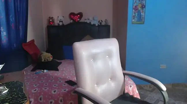 Snapshot of milfeddy_ chatting on 02/10/25, 09:25 milfeddy online show from 02/10/25, 09:25