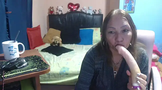 Snapshot of milfeddy_ chatting on 02/11/25, 11:44 milfeddy online show from 02/11/25, 11:44