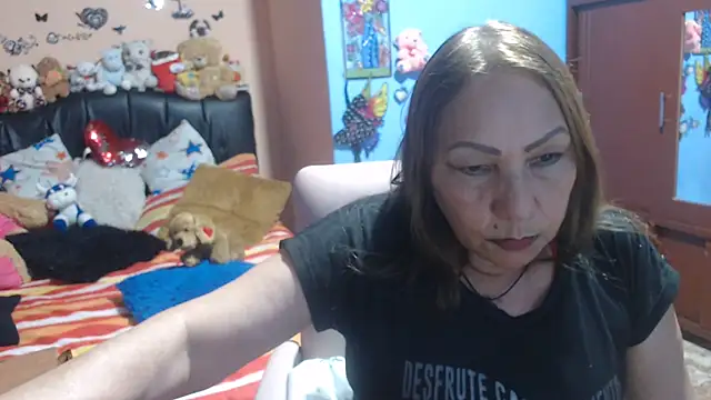 Snapshot of milfeddy_ chatting on 03/10/25, 09:18 milfeddy online show from 03/10/25, 09:18