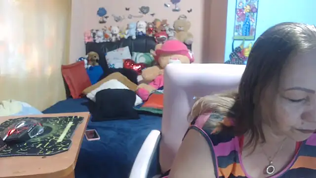 Snapshot of milfeddy_ chatting on 10/07/25, 12:35 milfeddy online show from 10/07/25, 12:35