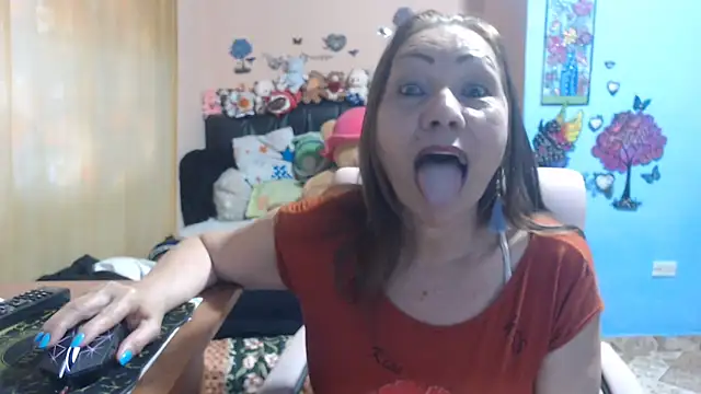 Snapshot of milfeddy_ chatting on 04/22/26, 12:18 milfeddy online show from 04/22/26, 12:18