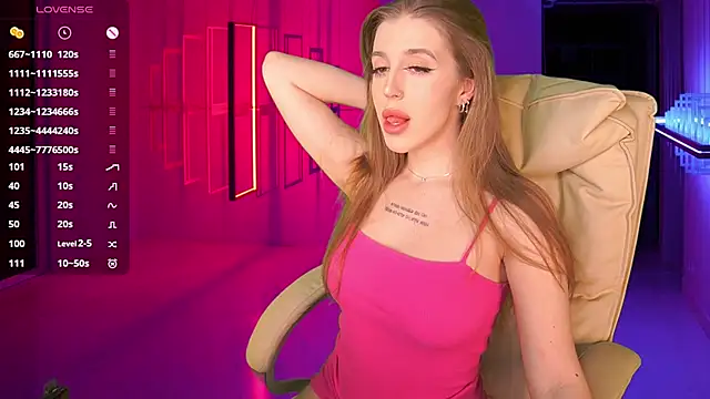 Snapshot of PenellopaRaw chatting on 01/17/25, 05:41 PenellopaRaw online show from 01/17/25, 05:41