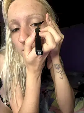 bunnydark00 online show from 11/13/25, 10:08