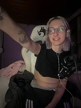 bunnydark00 online show from 05/23/26, 04:29