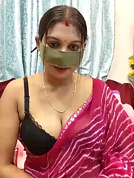 Queen Dolly online show from 02/25/25, 05:58