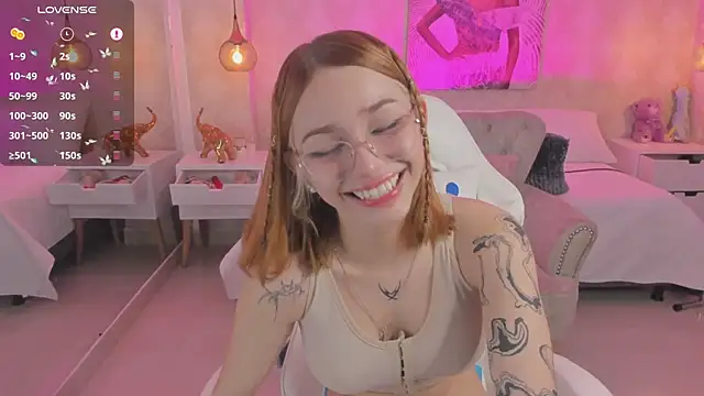 Snapshot of LITTLE-VIVI chatting on 03/05/25, 10:11 LITTLE-VIVI online show from 03/05/25, 10:11