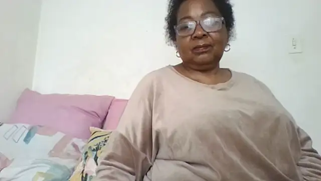 Snapshot of KinkyRicoSaisyours chatting on 06/14/26, 07:10 KinkyRicoSaisyours online show from 06/14/26, 07:10