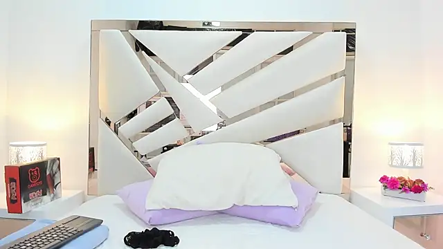 Naughty  Mom online show from 03/16/25, 10:33