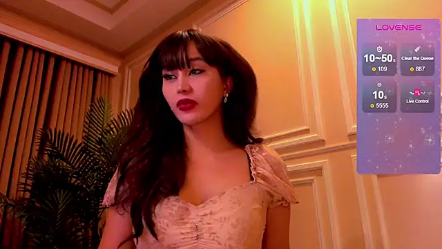 YOURCRISTINAS online show from 11/19/25, 01:44