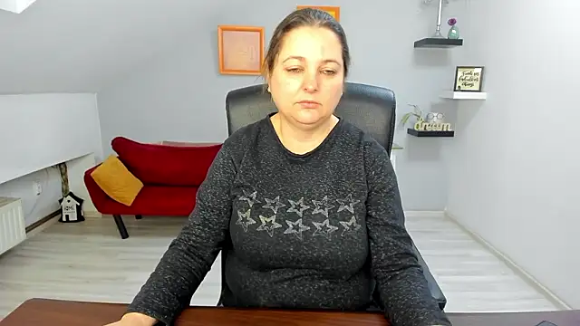 LollaGirl online show from 02/02/26, 04:11