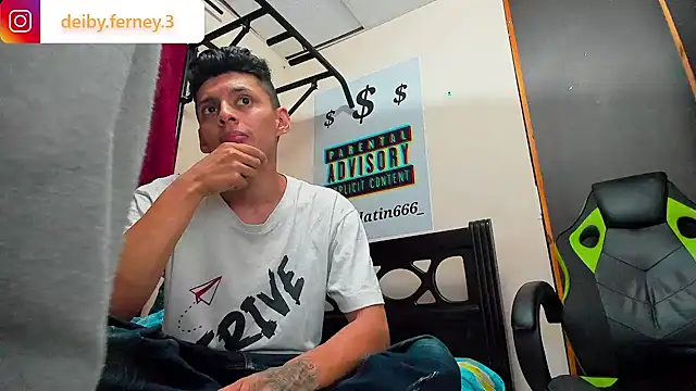 Snapshot of davidlatin66 chatting on 03/02/25, 04:07 davidlatin66 online show from 03/02/25, 04:07