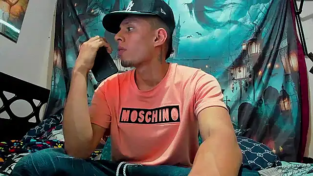 Snapshot of davidlatin66 chatting on 11/09/25, 11:58 davidlatin66 online show from 11/09/25, 11:58