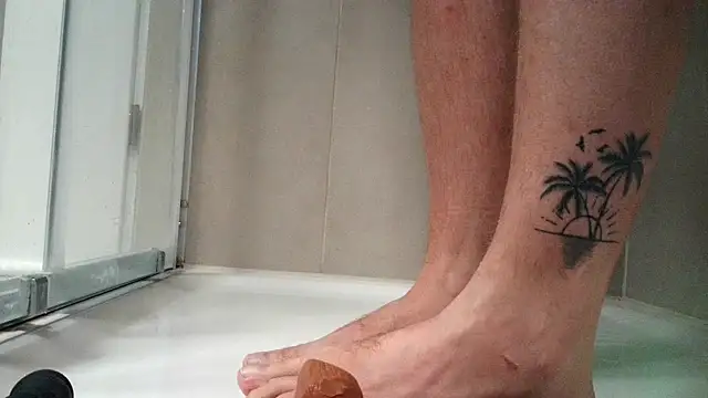 Snapshot of angelus112 chatting on 10/08/25, 07:17 angelus112 online show from 10/08/25, 07:17