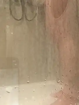 Snapshot of angelus112 chatting on 11/23/25, 05:24 angelus112 online show from 11/23/25, 05:24