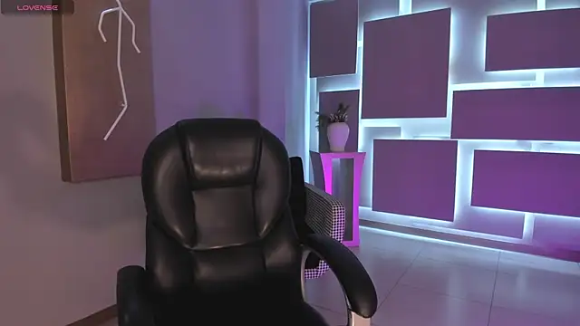 EveBensonX online show from 12/20/25, 12:56