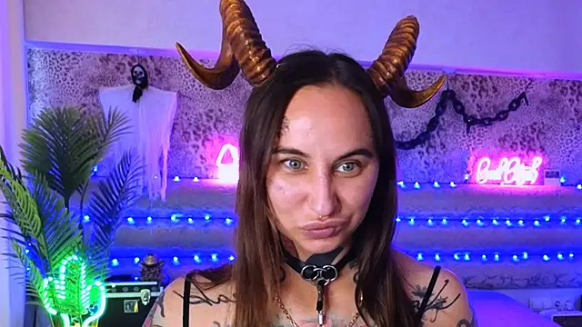 Snapshot of Cool_Freak_ chatting on 09/19/25, 10:27 Cool Freak  online show from 09/19/25, 10:27