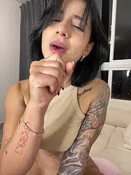 Snapshot of Ale_Lewis chatting on 01/02/25, 01:06 Ale Lewis online show from 01/02/25, 01:06