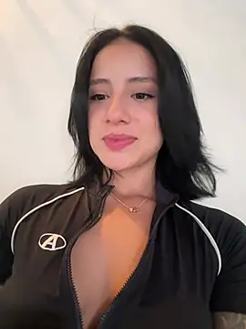 Snapshot of Ale_Lewis chatting on 03/17/25, 09:45 Ale Lewis online show from 03/17/25, 09:45