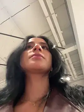 Ale Lewis online show from 11/03/25, 01:23