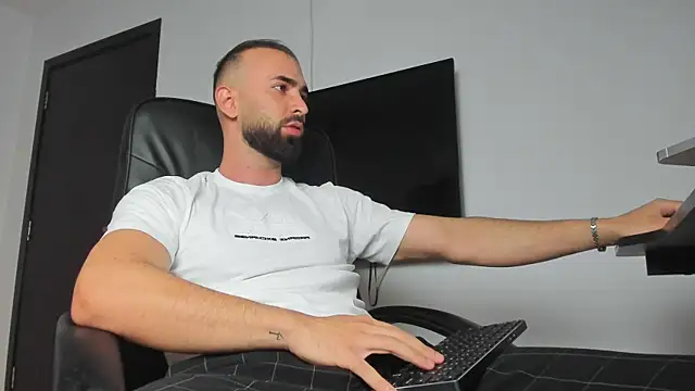 MichaelMasterss online show from 09/30/25, 08:14