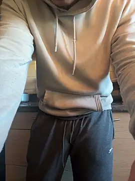 Snapshot of bigbrown- chatting on 02/02/25, 04:11 bigbrown- online show from 02/02/25, 04:11