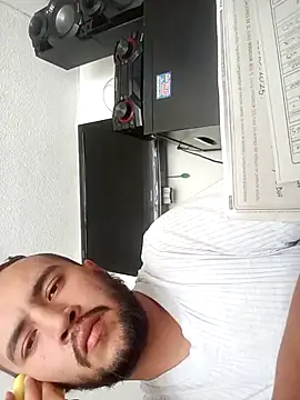 Snapshot of Stiven088 chatting on 12/22/25, 05:32 Stiven088 online show from 12/22/25, 05:32