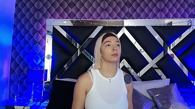 victoriaa lee  online show from 03/26/26, 07:08