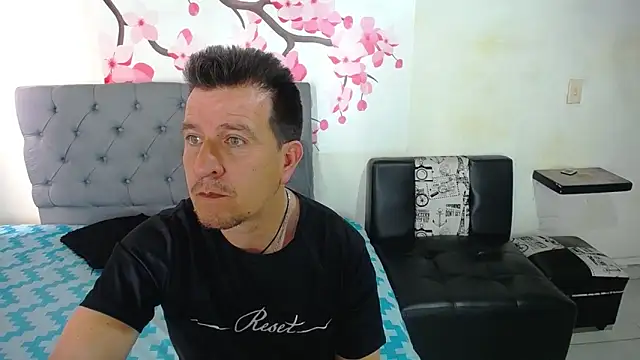 Snapshot of amaya_627 chatting on 01/14/25, 02:43 amaya 627 online show from 01/14/25, 02:43