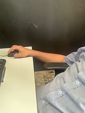 Snapshot of trimineiro_ chatting on 09/17/25, 02:41 trimineiro online show from 09/17/25, 02:41