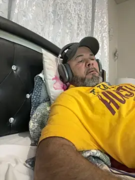 Cristian-Brayan online show from 10/30/25, 10:49