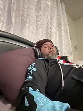 Cristian-Brayan online show from 11/19/25, 11:10