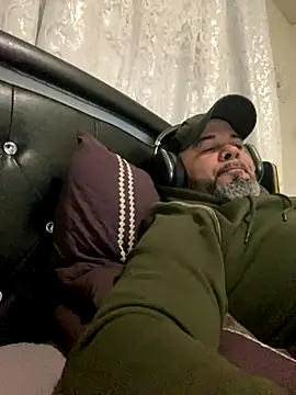 Cristian-Brayan online show from 11/24/25, 11:21