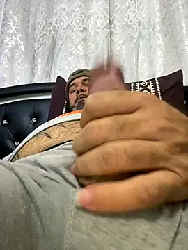 Cristian-Brayan online show from 12/03/25, 05:33