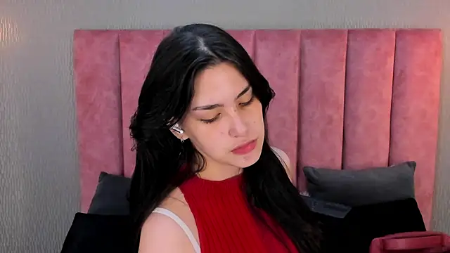 Alexa Thaylor  online show from 10/27/25, 01:09