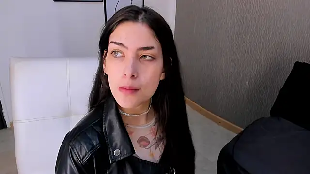 Alexa Thaylor  online show from 12/04/25, 02:59