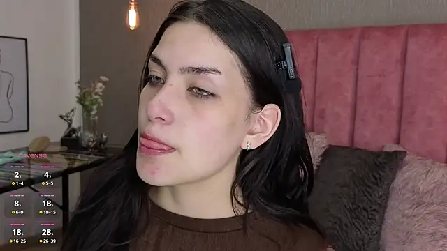 Alexa Thaylor  online show from 05/05/26, 04:15