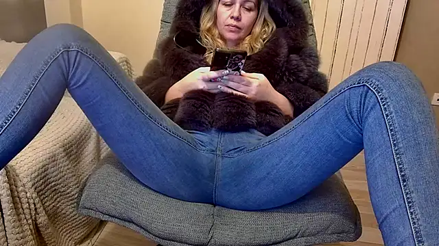 mesexylady34 online show from 12/16/25, 07:41