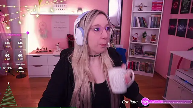 Snapshot of JustKerry chatting on 12/11/24, 08:04 JustKerry online show from 12/11/24, 08:04