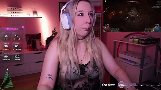 Snapshot of JustKerry chatting on 12/16/24, 08:52 JustKerry online show from 12/16/24, 08:52