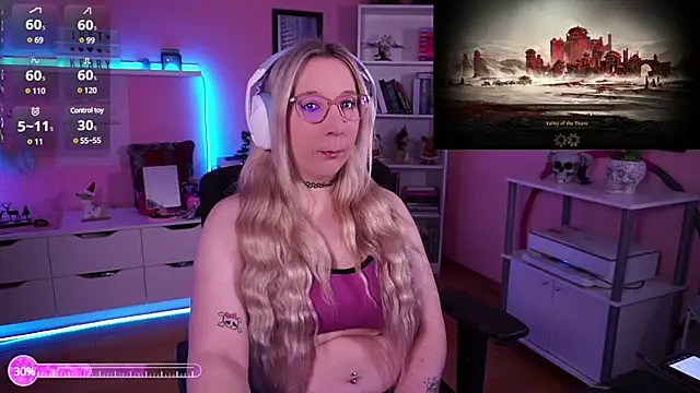 Snapshot of JustKerry chatting on 12/20/24, 08:38 JustKerry online show from 12/20/24, 08:38