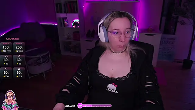 Snapshot of JustKerry chatting on 02/13/25, 09:09 JustKerry online show from 02/13/25, 09:09