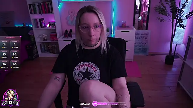 Snapshot of JustKerry chatting on 03/18/25, 08:36 JustKerry online show from 03/18/25, 08:36