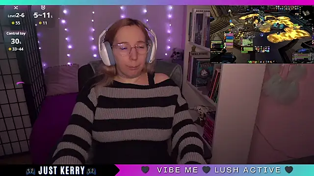 Snapshot of JustKerry chatting on 09/16/25, 08:37 JustKerry online show from 09/16/25, 08:37