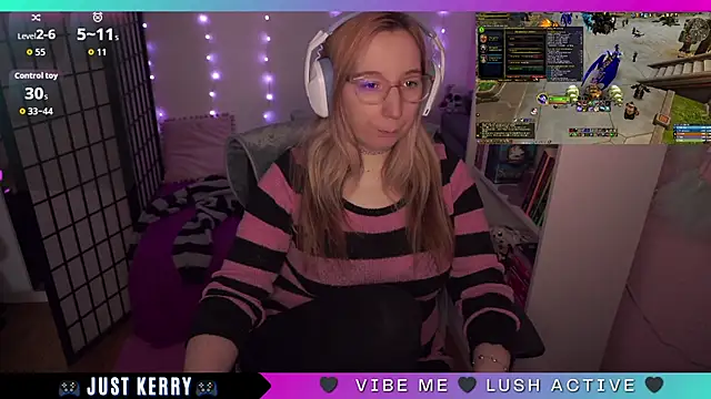 Snapshot of JustKerry chatting on 09/18/25, 08:16 JustKerry online show from 09/18/25, 08:16