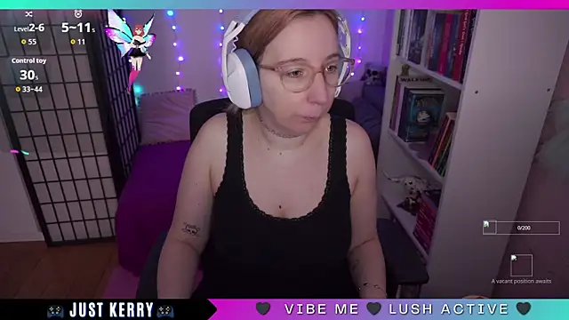 Snapshot of JustKerry chatting on 09/19/25, 07:54 JustKerry online show from 09/19/25, 07:54