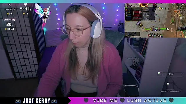 Snapshot of JustKerry chatting on 09/24/25, 08:39 JustKerry online show from 09/24/25, 08:39