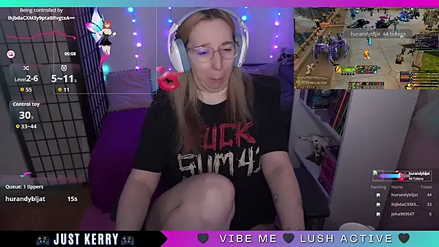 Snapshot of JustKerry chatting on 09/25/25, 08:18 JustKerry online show from 09/25/25, 08:18