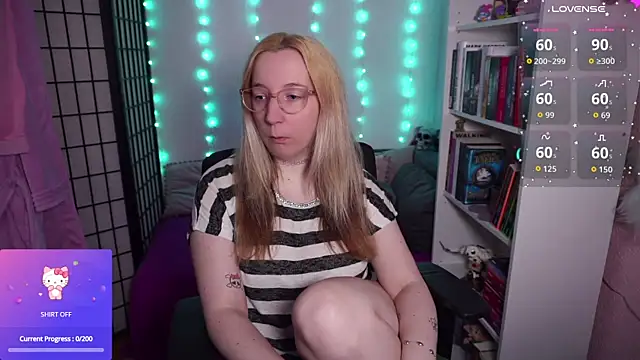 Snapshot of JustKerry chatting on 10/13/25, 08:36 JustKerry online show from 10/13/25, 08:36