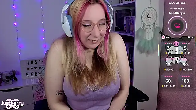 Snapshot of JustKerry chatting on 11/10/25, 09:08 JustKerry online show from 11/10/25, 09:08