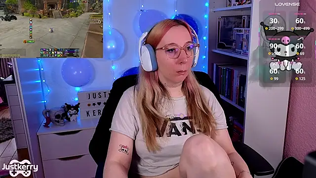 Snapshot of JustKerry chatting on 11/21/25, 10:03 JustKerry online show from 11/21/25, 10:03